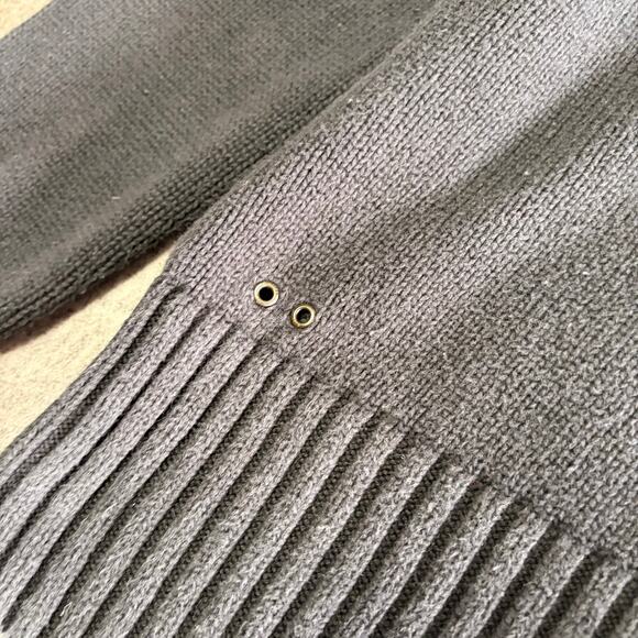 Converse Chunky Knit V-Neck Sweater - Picture 2 of 6